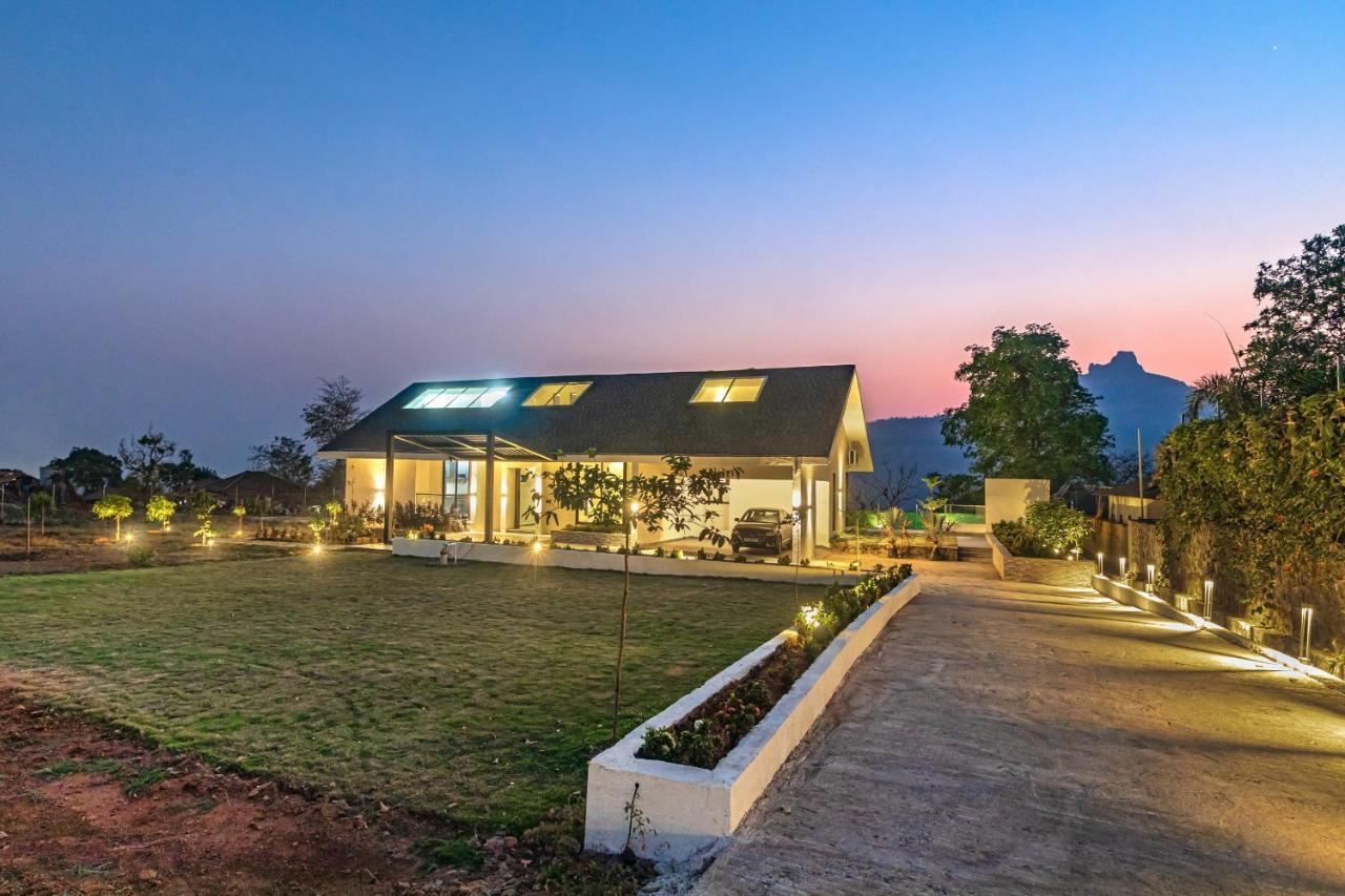 Saffronstays Stargazer, Karjat - Luxury Pool Villa With Lake View Bagian luar foto