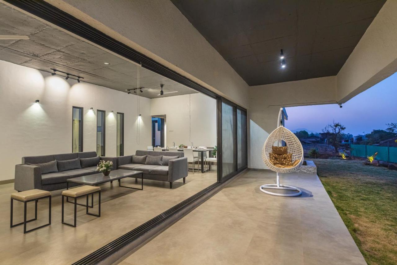 Saffronstays Stargazer, Karjat - Luxury Pool Villa With Lake View Bagian luar foto