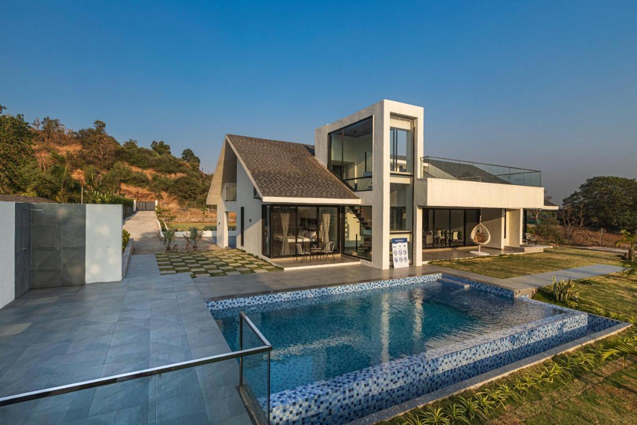 Saffronstays Stargazer, Karjat - Luxury Pool Villa With Lake View Bagian luar foto